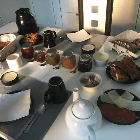 D'hotes Au Bougainvillier Alojamento de Acomodação e Pequeno-almoço 3*