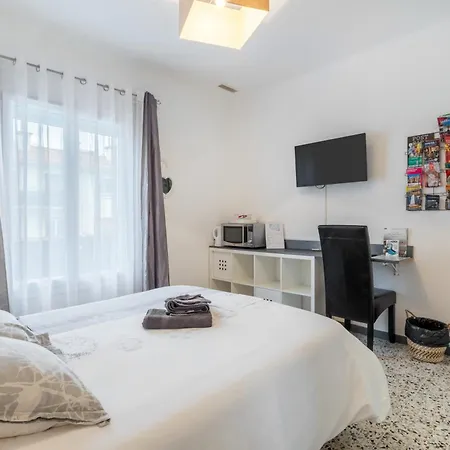 D'hotes Au Bougainvillier Alojamento de Acomodação e Pequeno-almoço Perpinhã