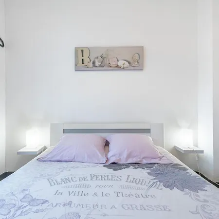 Alojamento de Acomodação e Pequeno-almoço D'hotes Au Bougainvillier